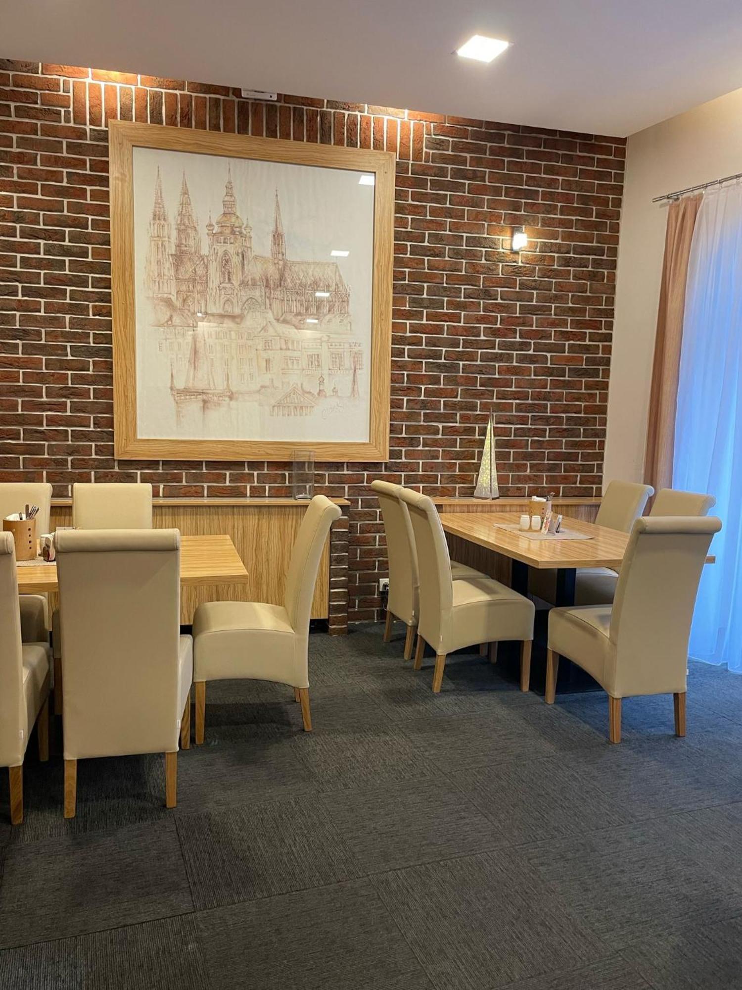 Hotel U Mesta Prahy Náchod Eksteriør bilde
